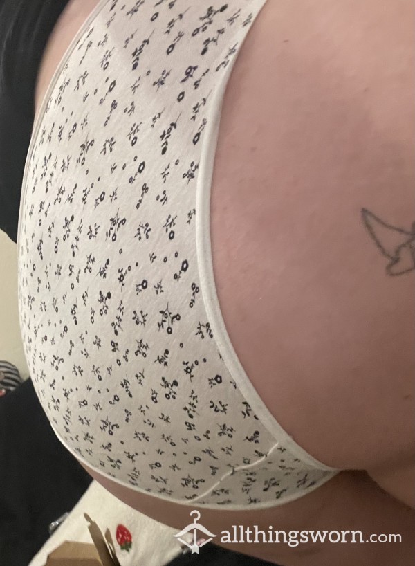 Well-worn White And Black Patterned Full Panties