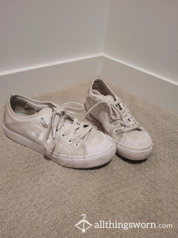 WELL Worn Size 6 Women Shoes, White Casual Sneakers 👟 Used Tennis Shoes 🤍 Used To Be White 😁