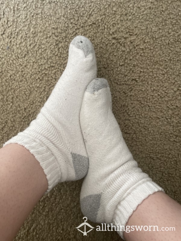 White And Grey Above Ankle Socks- Smelly Feet