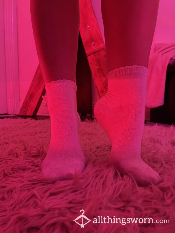 White Ankle Socks W/ Bow