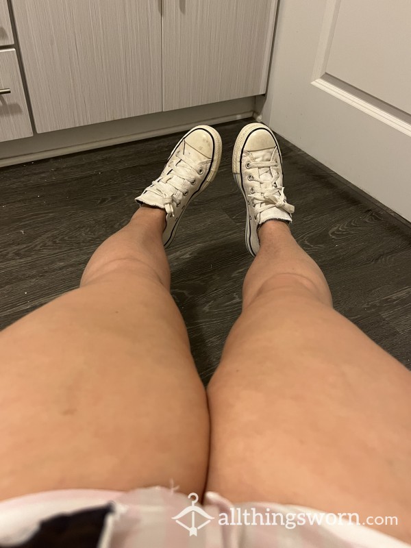 White Converse Women’s Size 5 👟, Owned For YEARS ⏰ Stained, Sweaty 💦, Small, Owned By Thick Thigh Baddie 🤤👅 photo