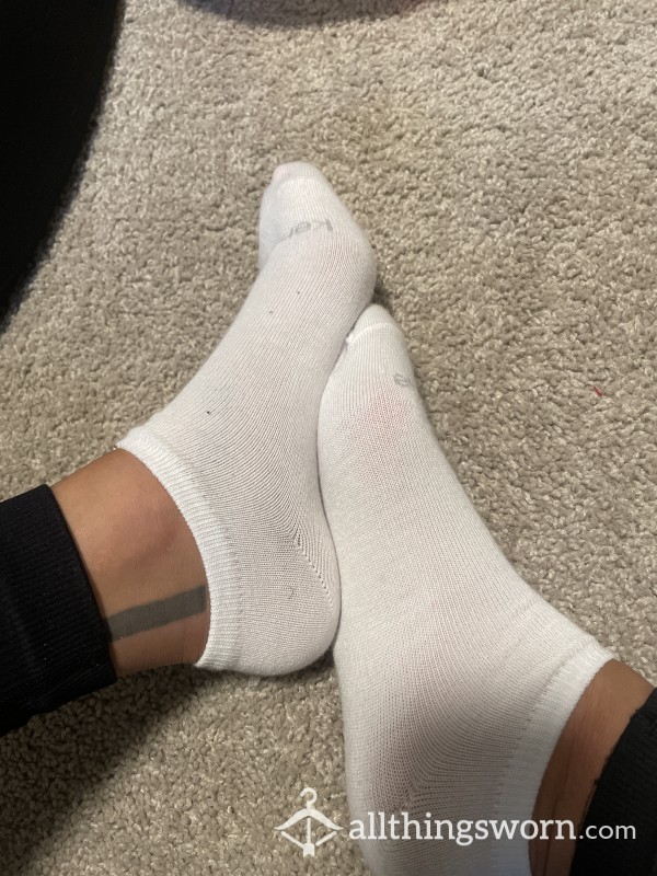 White Cotten Thin Socks