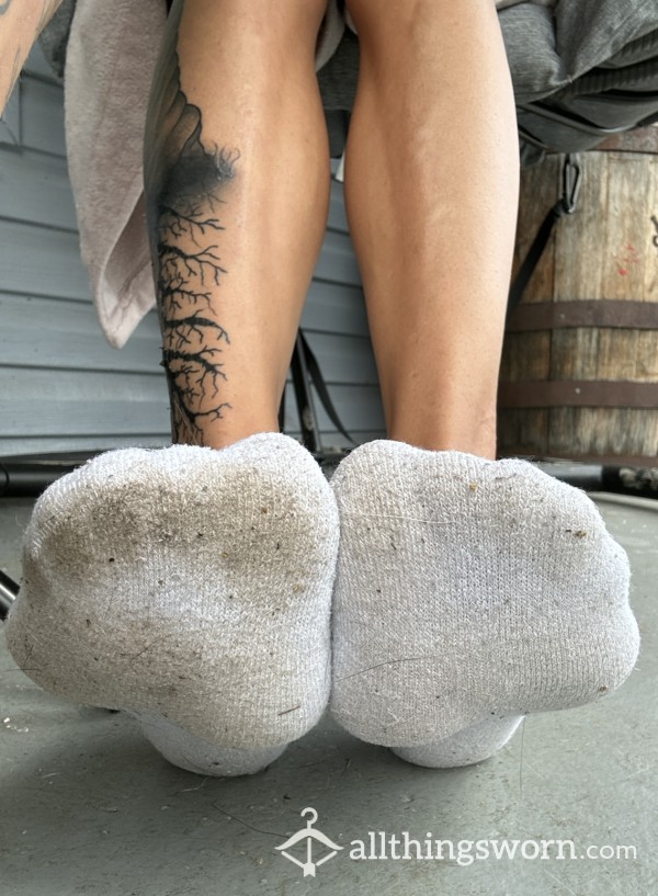 White Cotton Low Ankle Socks With Toe Prints