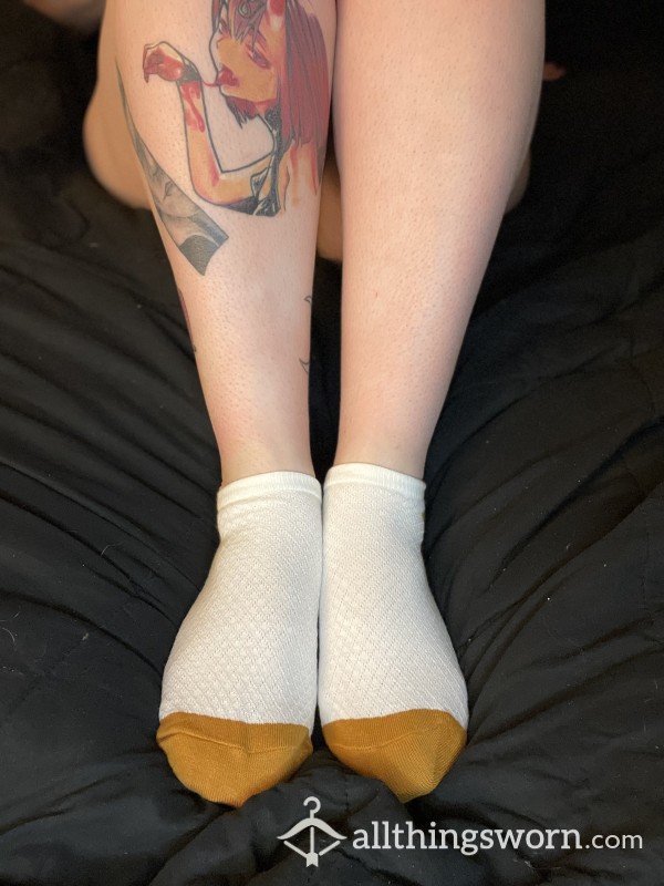 White Diamond Patterned Ankle Socks