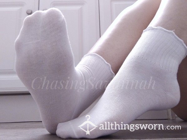 White Frilly Socks (Also Available In Black) 🖤 72h