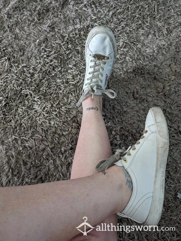 White Guess Size 7 Shoes