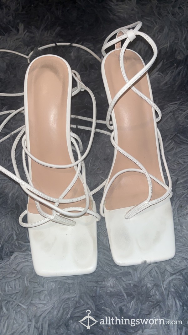 White Heels With Toe Prints Shown Size 7