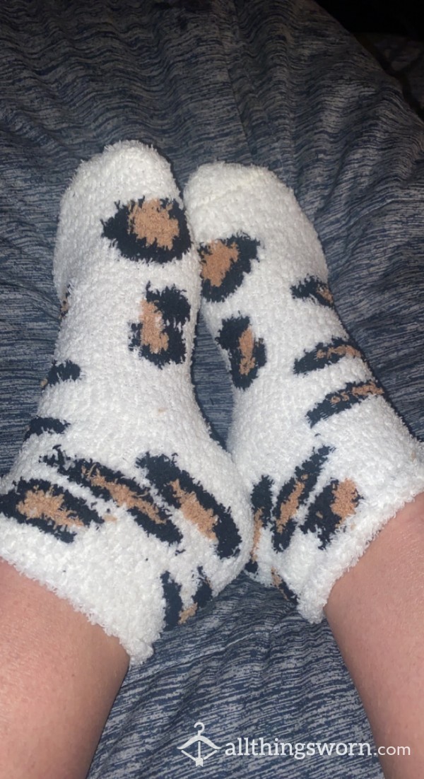 White Leopard Print Fuzzy Socks