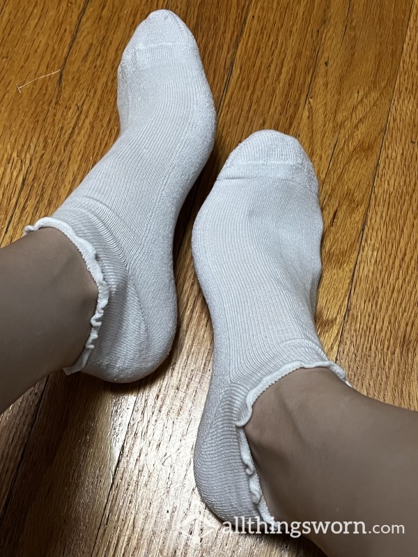 White Ruffle Ankle Socks