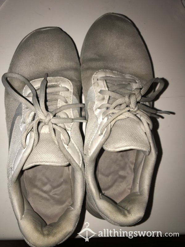 “WHITE” RUNNING SHOES