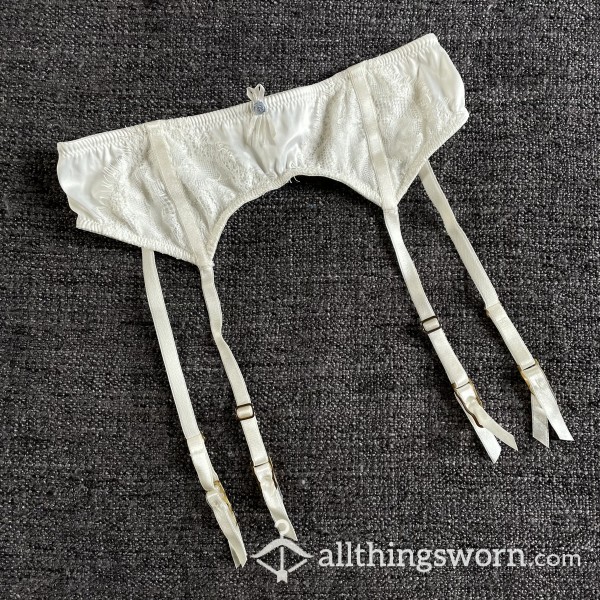 White Silky Suspender Belt (clearance)