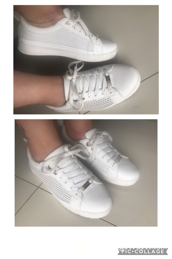 White Sneakers With Gold Detail Extremely Stinky Worn With No Socks