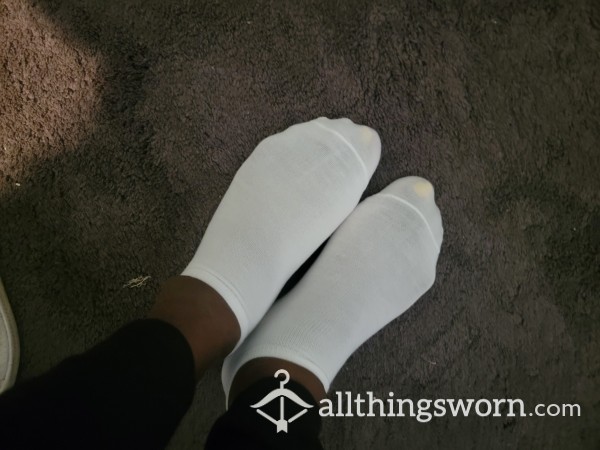 Hanes White Thin Socks.. Tell Me How To Wear Them