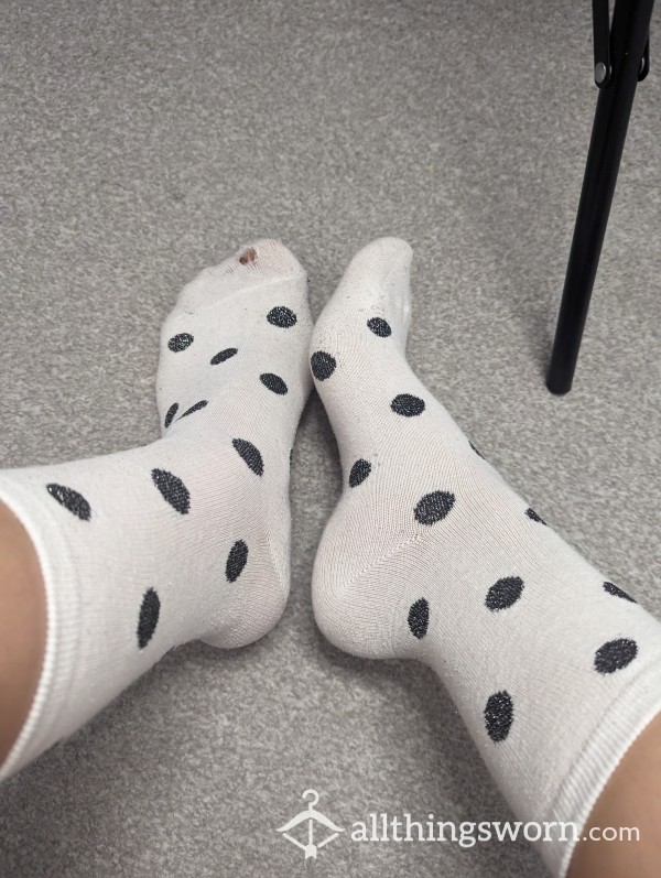 White Socks With Dots 48h