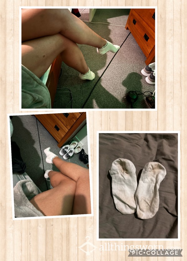 White Sports Ankle Socks 🤍