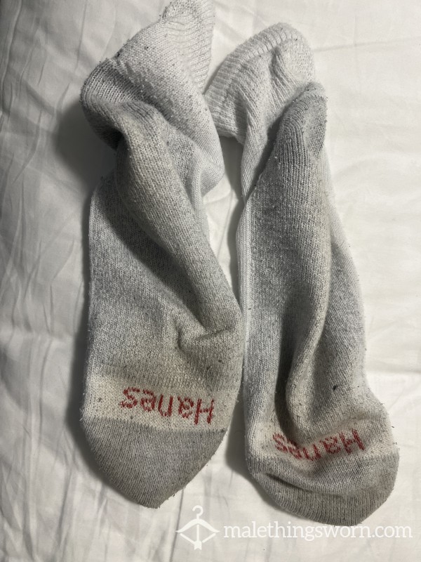 White Used Hanes Socks Dirty, I Had My Cock In These Socks There Is A Possibility There Is Hair And Maybe Dribbles Of Cum In Them