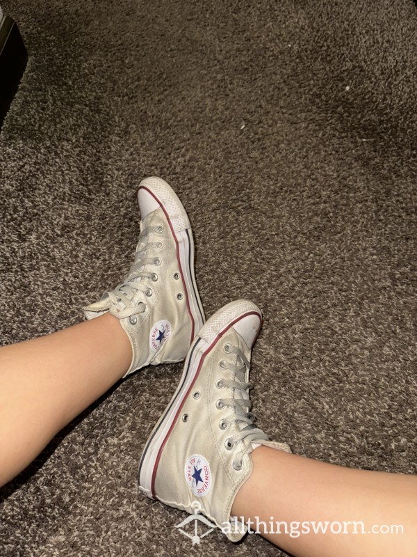 WHITE WELL-LOVED CONVERSE
