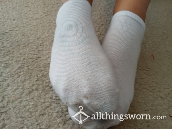 White Well-Worn  Gym Ankle Socks