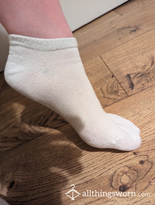 White Workout Ankle Socks