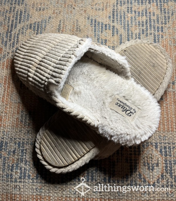 White Slippers 😏 Worn BAREFOOT Daily