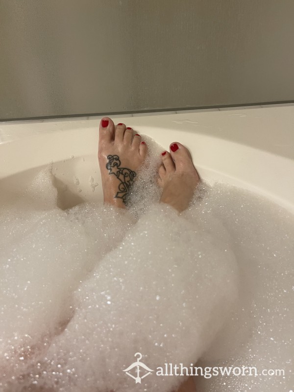 Toes In Bathtub