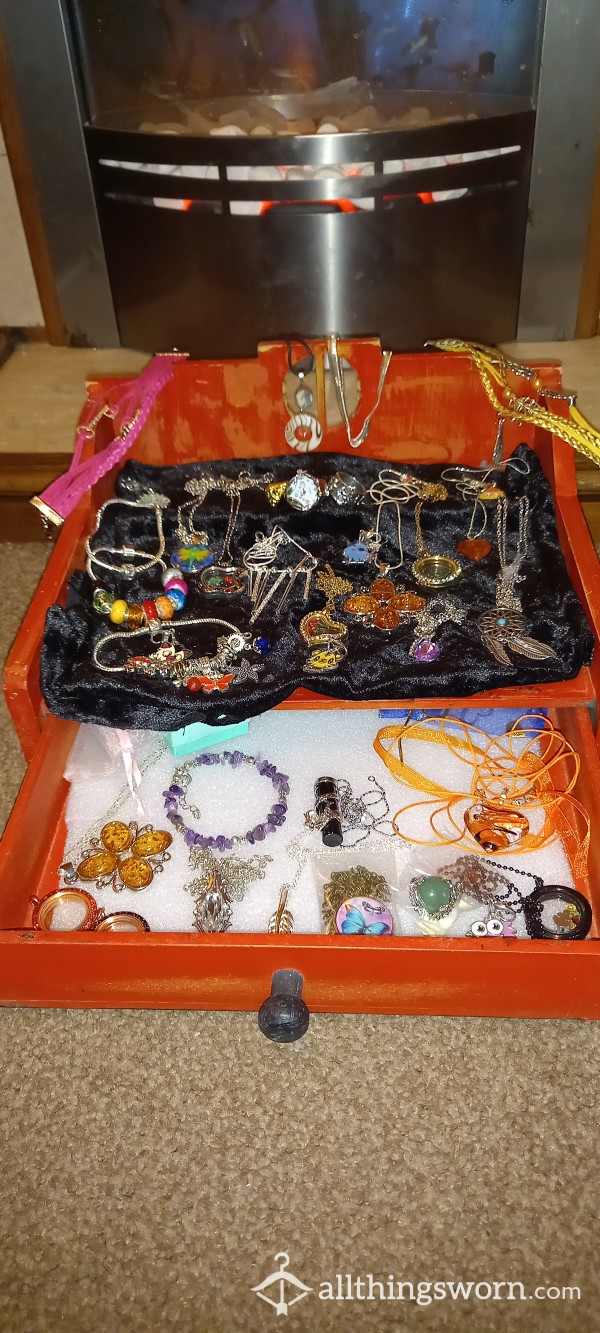 Women's Jewellery *Perfect For Buyers & Sellers*