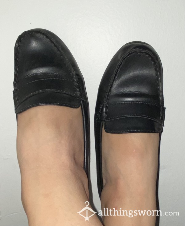 Woman’s Size 6 Black Old Navy Loafers