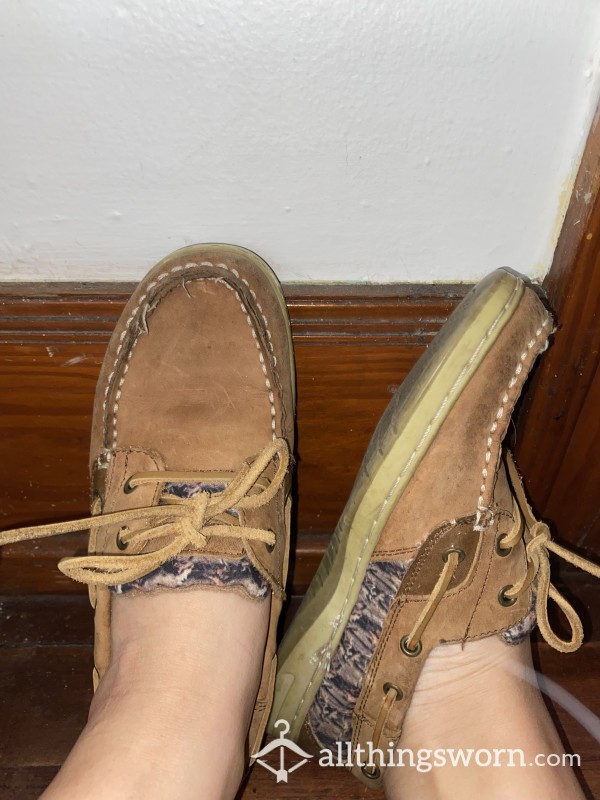 Woman’s Size 6 Sperry Style Shoe