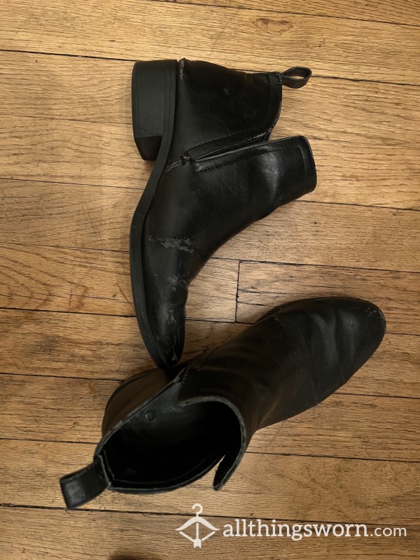 Womens 6 1/2 Black Worn Boots
