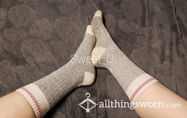 "Wooley" Socks With Pink Stripe
