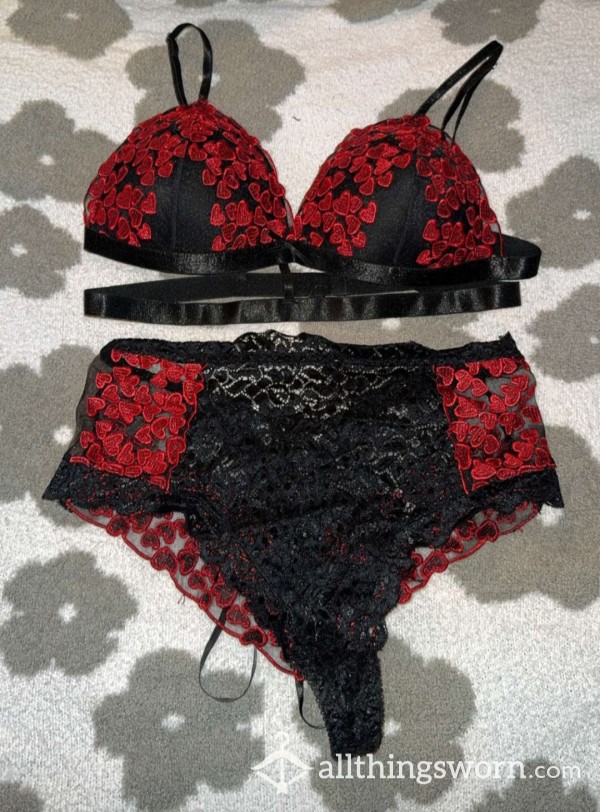 Worn Black And Red Set