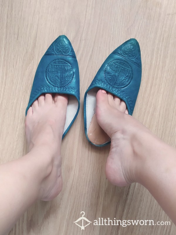 Smelly Leather Flats Worn Sockless During The Summer