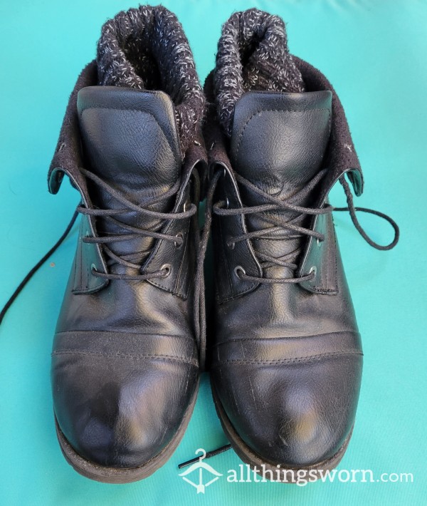 Worn Boots Size 8.5/9 US