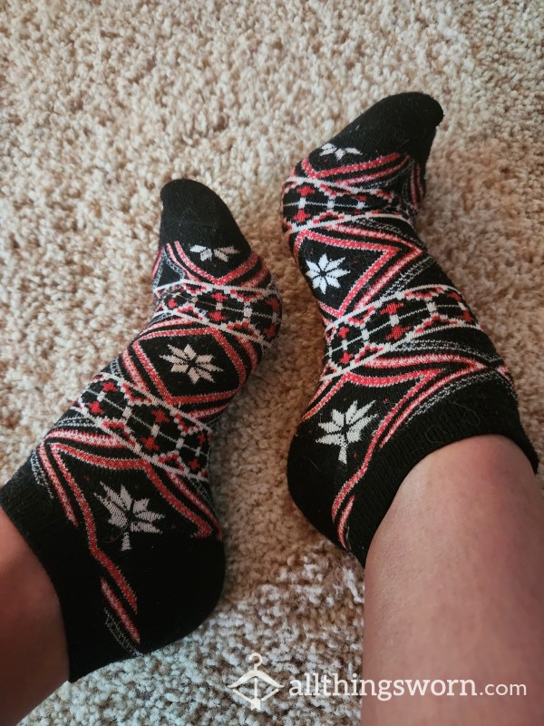 Worn Used Holiday Christmas Snow Flake Design Cotton Socks! Shipping Included!