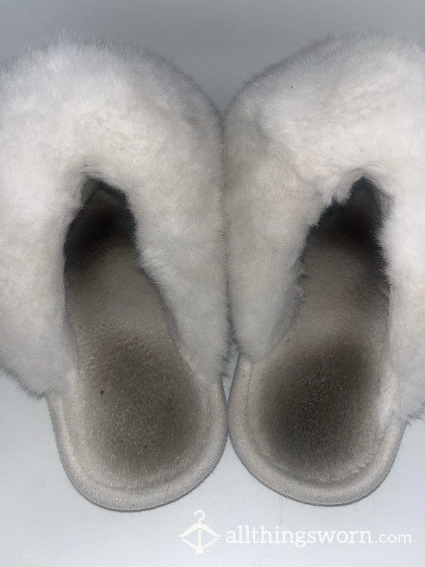 Worn-in & Dirty Slippers 💦