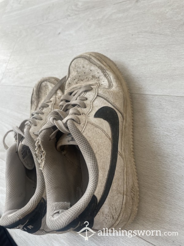 Worn Out Air-Forces