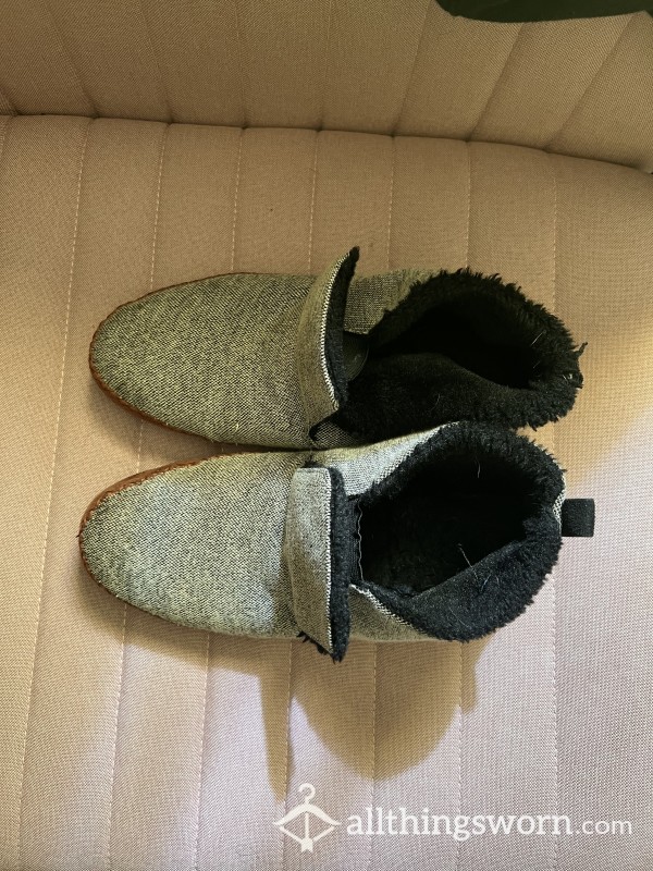Worn Out Toms Closed Toed Slippers
