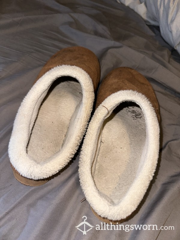 Worn Slippers Size 9-10-smelly