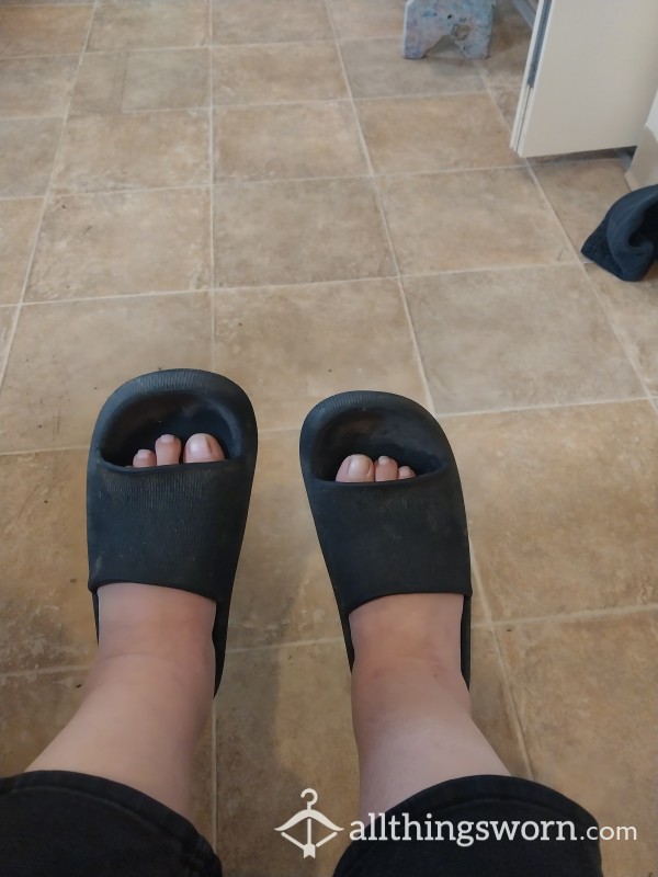 Worn Smelly And Dirty Leather Flat Sandal's