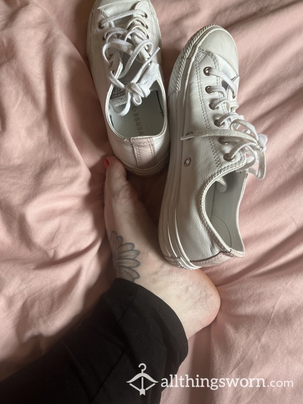 Worship My Trainers And Feet 🦶🏻