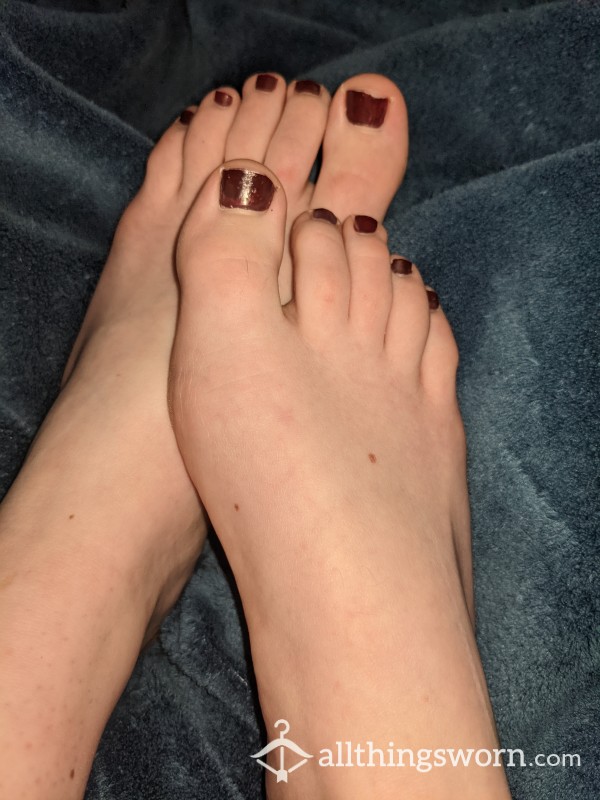 Would Anyone Be Interested In Feet Pics?