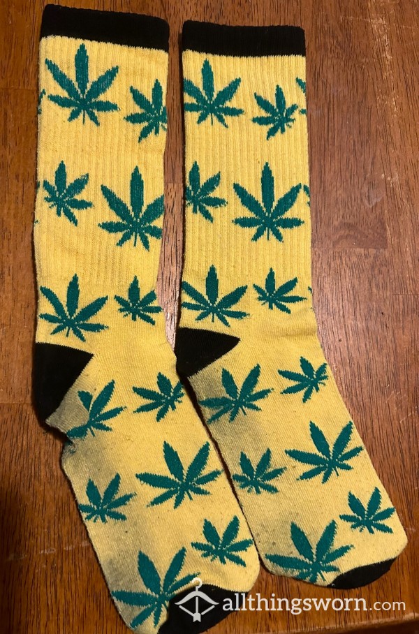 Yellow Tube Socks W/ Green 420 Leaf & Black Toe